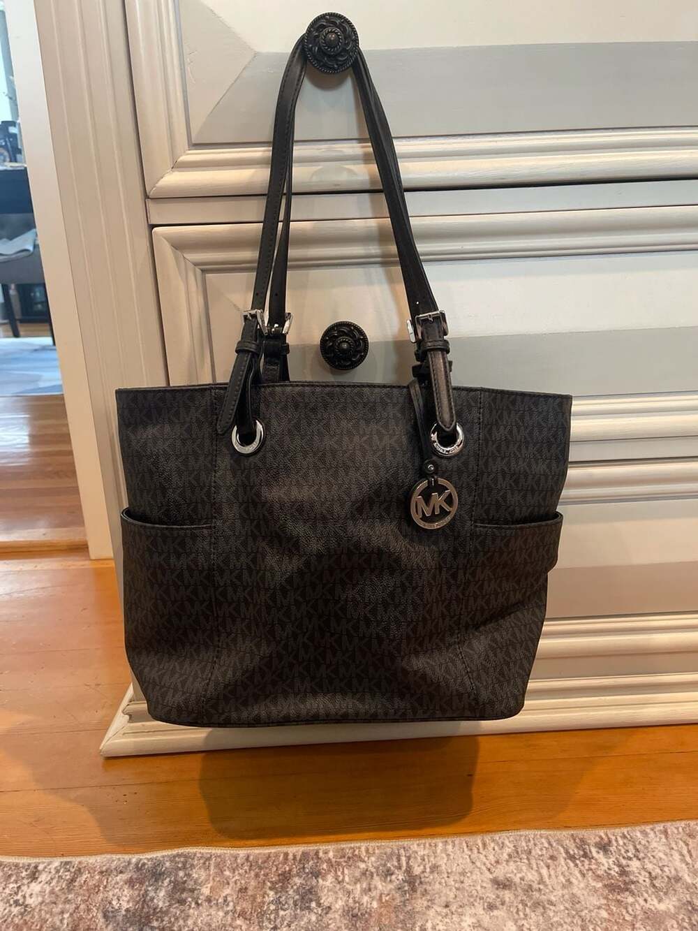 Michael Kors Jet Set Large Logo Signature East West Tote Bag in Black